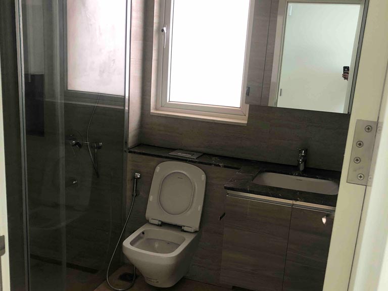 Bathroom 4 at 4BHK Apartment in DLF Crest