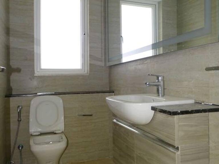 Bathroom 4 in Penthouse at the Crest