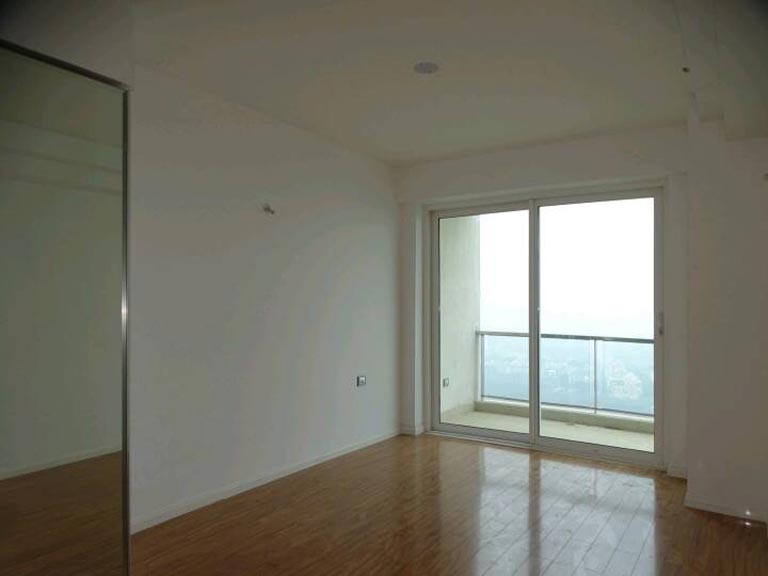 Bedroom 1 in Penthouse at the Crest